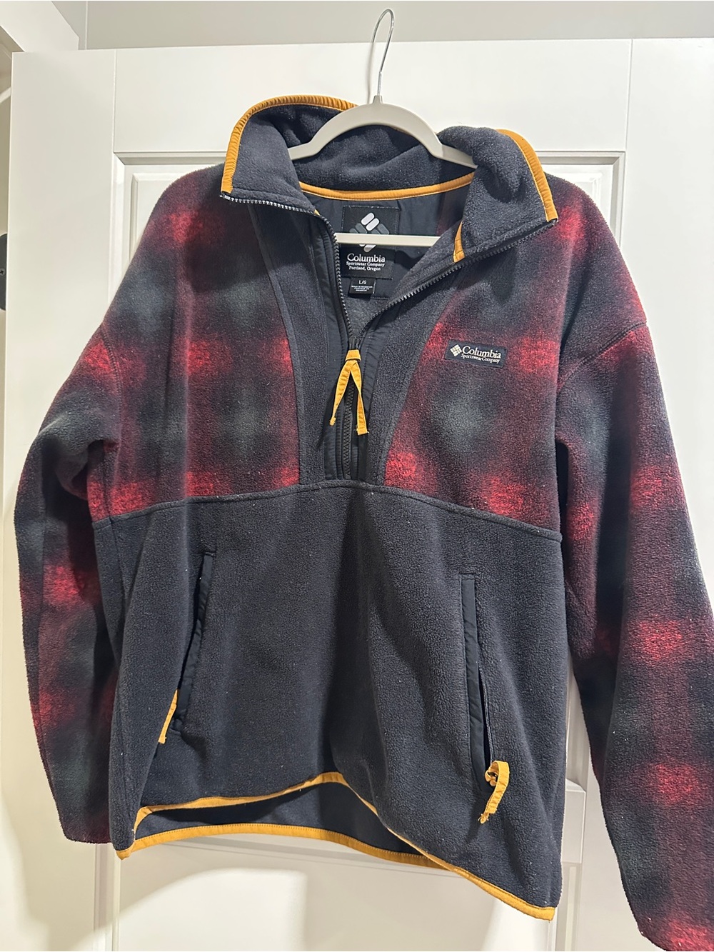 Women’s Columbia Sweatshirt